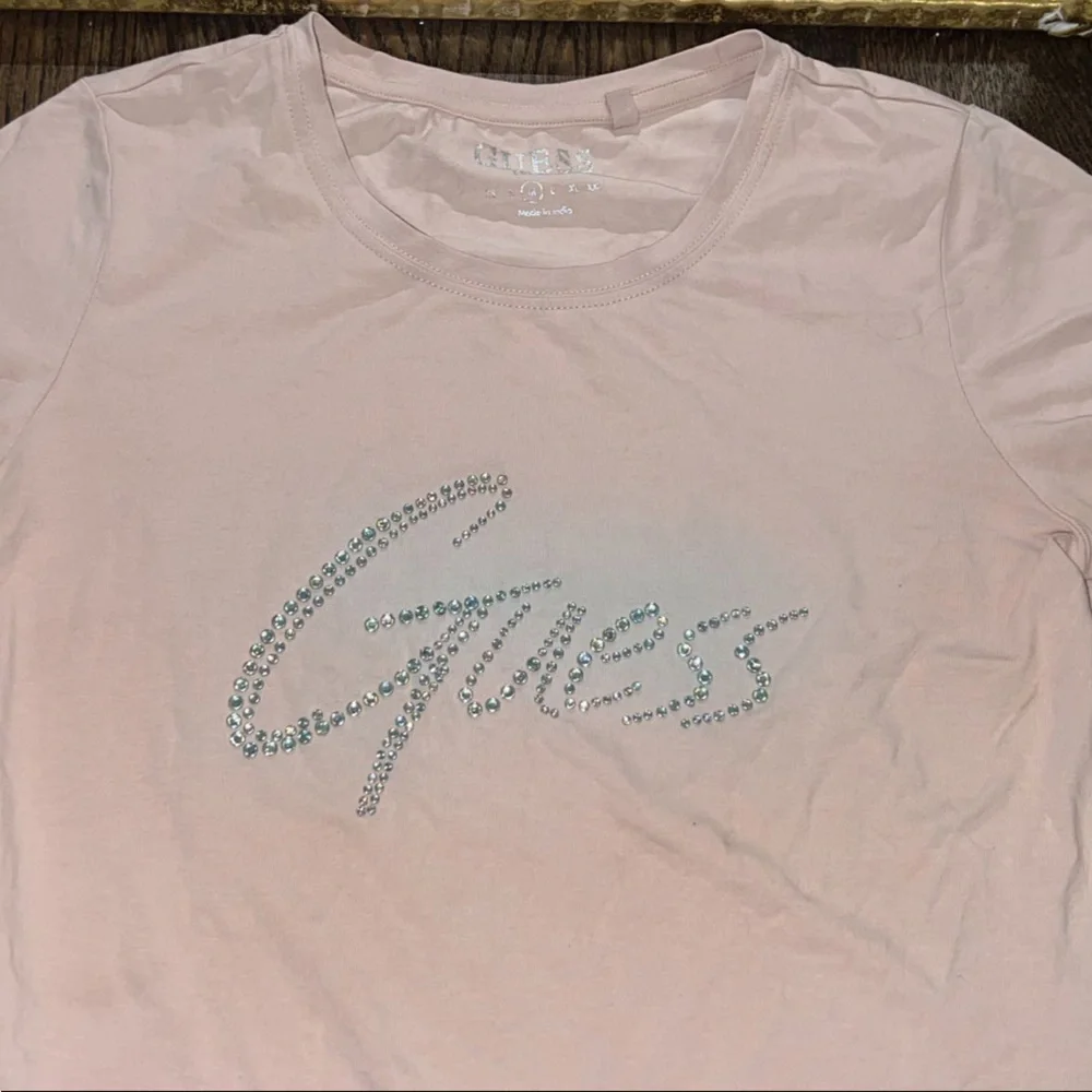 GUESS - Picture 3 of 3